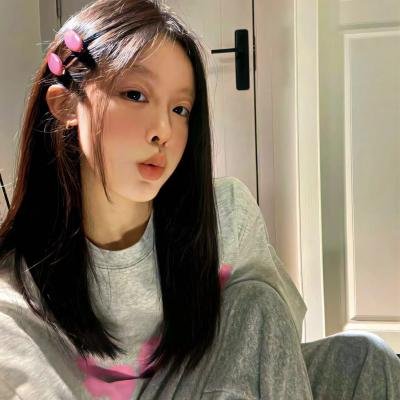 三个摩登女性